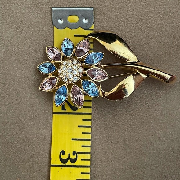 Stunning flower brooch m - Picture 4 of 4